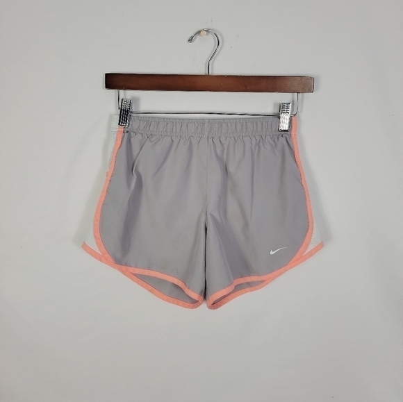 Girls large Nike Drifit shorts - Picture 1 of 4